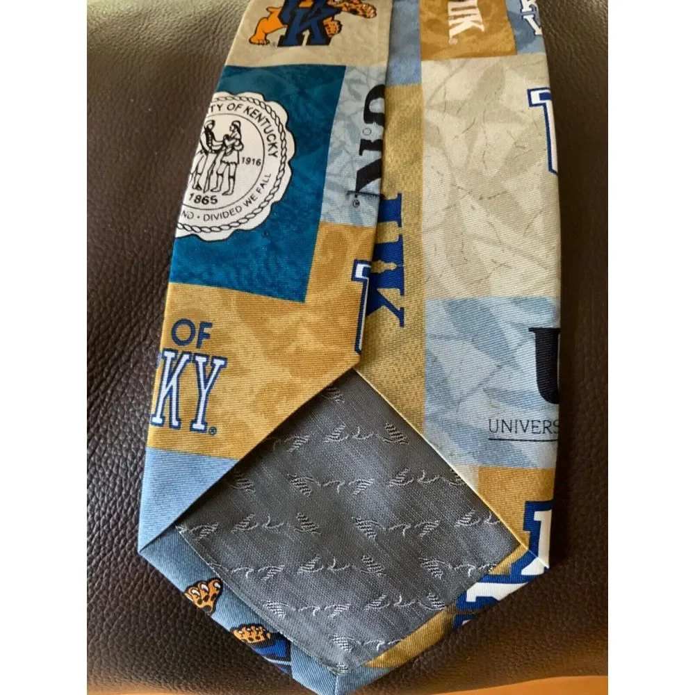 University Of Kentucky Men's‎ Tie 100% Silk UK Logo Eagle Wings Wildcats